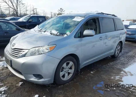 2017 Toyota Sienna Le 8 Passenger из США, поврежденный, VIN 5TDKZ3DC5HS792501